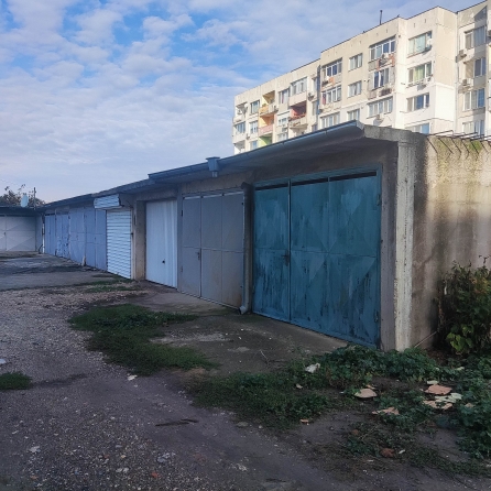 Гараж в град Добрич, ул. Хан Тервел   снимка 1