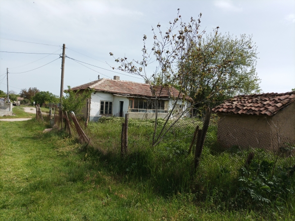 1/4 ид.ч. от Къща с двор в село Къпиново снимка 2